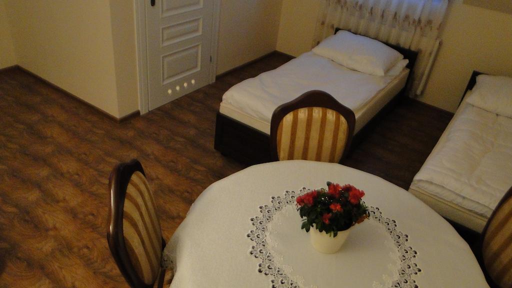 Pokoje Goscinne W Ratuszu Ogrodzieniec Rom bilde